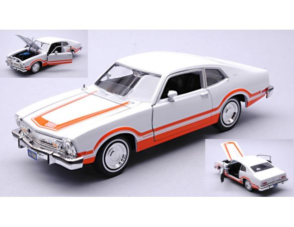 MOTORMAX MTM79043W FORD MAVERICK 1974 FORGETTEN CLASSIC SERIES WHITE W/ORANGE STRIP.1:24 Modellino