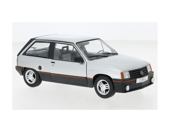 WHITEBOX WB124136 OPEL CORSA A SR SILVER 1:24 Modellino