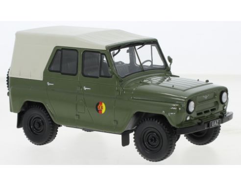 WHITEBOX WB124143 UAZ 469 OLIVE 1:24 Modellino