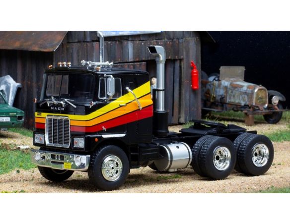 IXO MODEL TR141 MACK SERIE F 1977 BLACK 1:43 Modellino