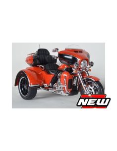 MAISTO MI32337O HARLEY DAVIDSON CVO TRI-GLIDE ULTRA...
