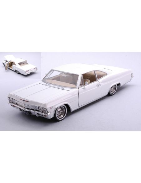 WELLY WE22417WH CHEVROLET IMPALA SS396 COUPE' 1965 LOW RIDER WHITE 1:24 Modellino