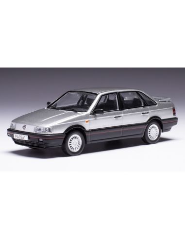 IXO MODEL CLC517 VW PASSAT GT 1988 SILVER 1:43 Modellino