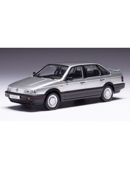 IXO MODEL CLC517 VW PASSAT GT 1988 SILVER 1:43 Modellino