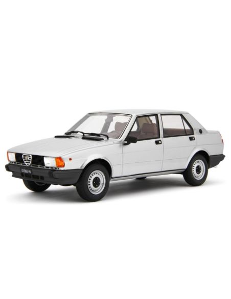 LAUDO RACING LM160E ALFA ROMEO GIULIETTA 1.3-1.6 1977 SILVER 1:18 Modellino
