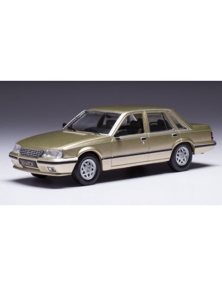 IXO MODEL CLC521 OPEL SENATOR A2 1983 MET.BEIGE 1:43 Modellino