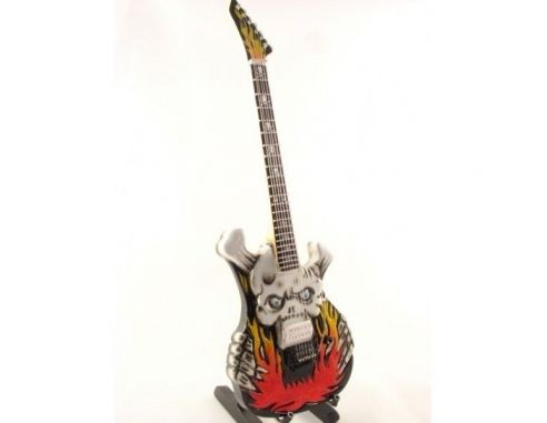 Music Legend 21588 ESP ESP FLAMING SKULL GEORGE LYNCH Modellino
