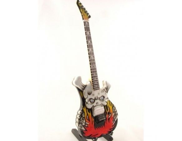 Music Legend 21588 ESP ESP FLAMING SKULL GEORGE LYNCH Modellino