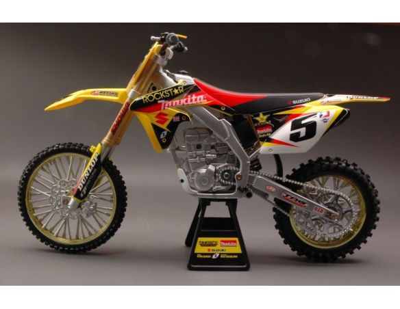 New Ray NY49333S SUZUKI RM Z 450 R.DUNGEY 3rd SUPERCROSS 2010 1:6 Modellino