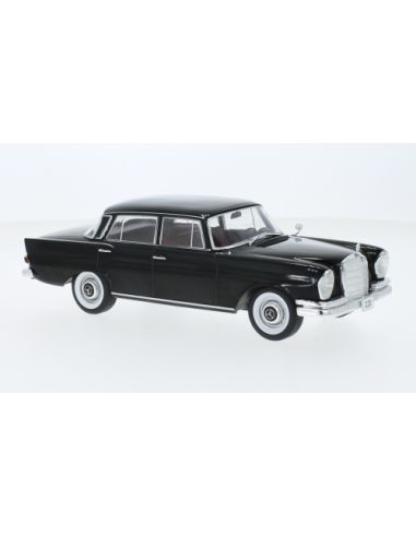 WHITEBOX WB124210 MERCEDES 220 (W111) 1959 BLACK 1:24 Modellino